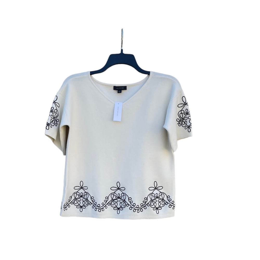 Ann Taylor New with Tag Large Short Sleeve Cream Pullover Stretch Sweater